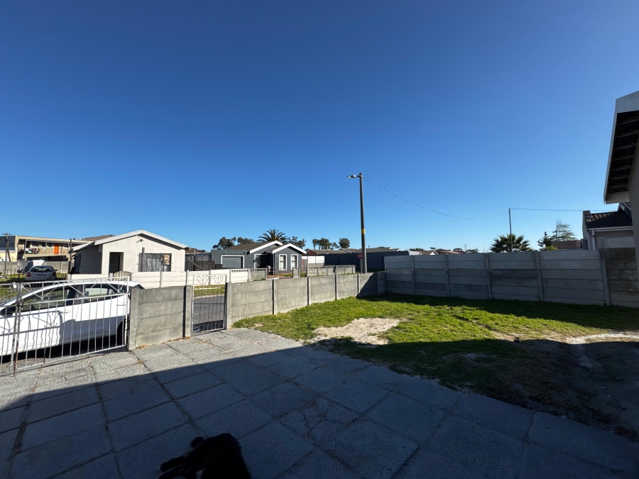 3 Bedroom Property for Sale in Stratford Green Western Cape